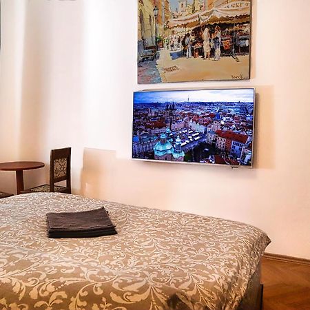 Room & Parking Assistance Prague Exterior photo