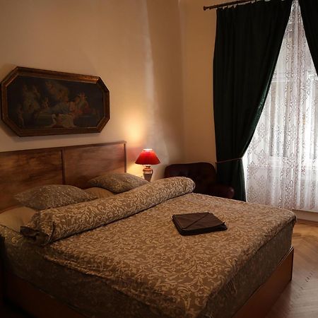 Room & Parking Assistance Prague Exterior photo