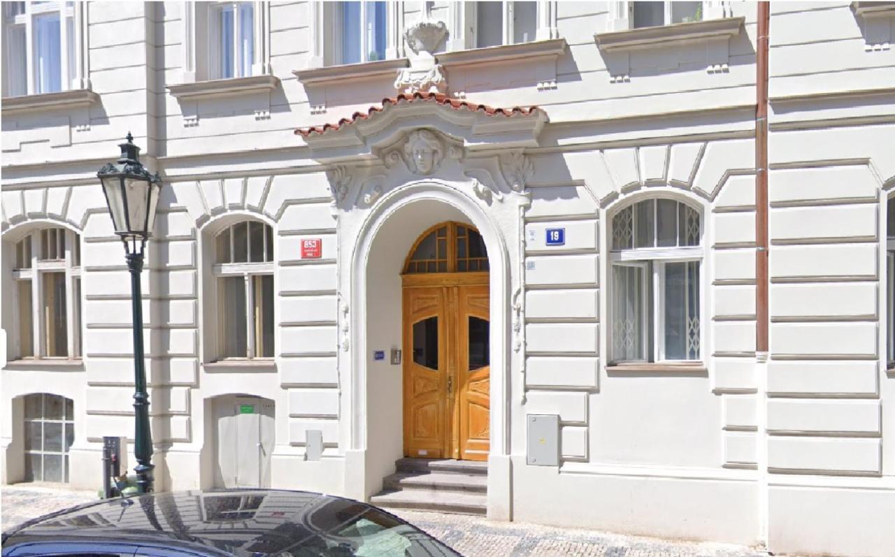 Room & Parking Assistance Prague Exterior photo