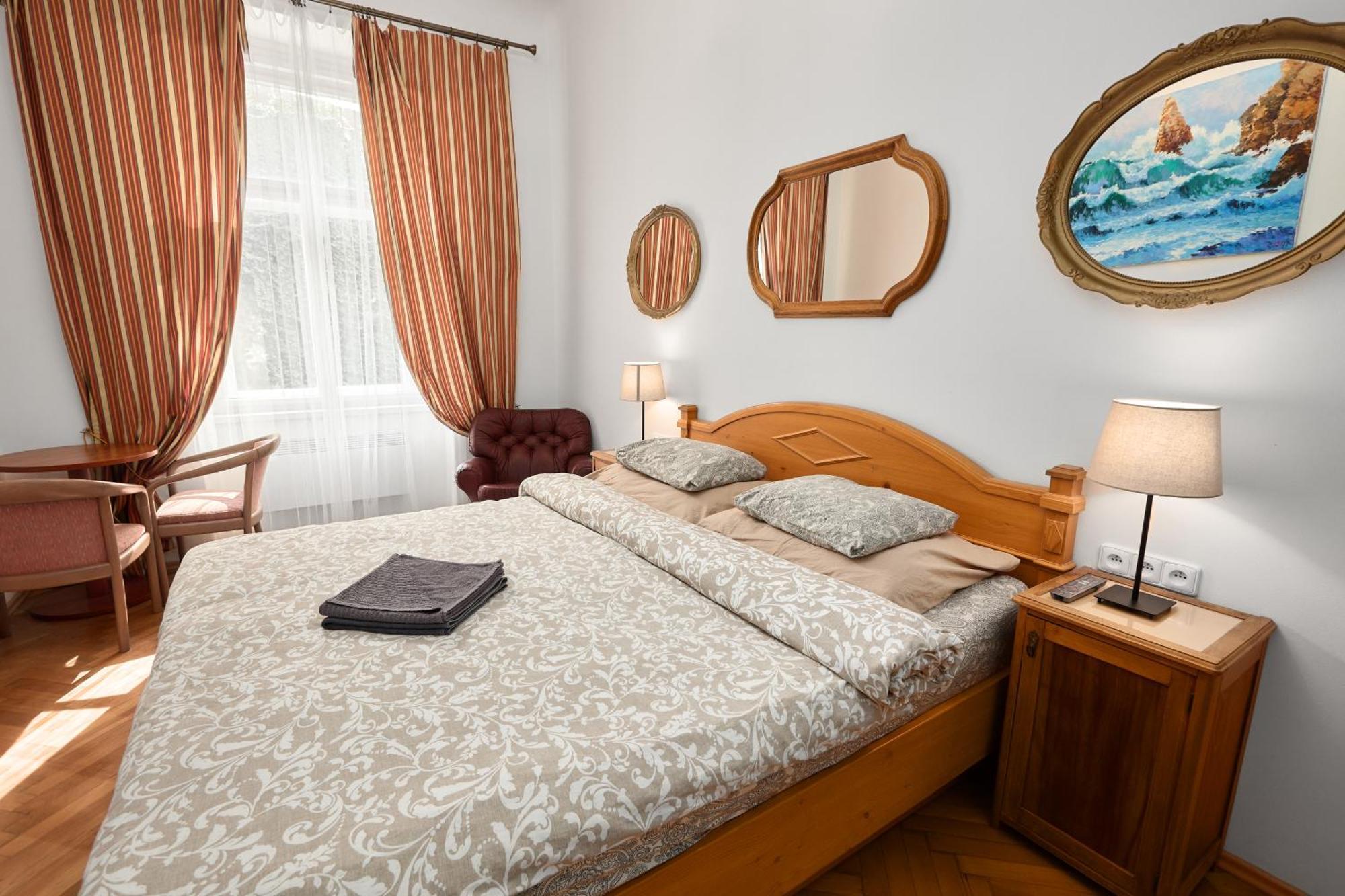 Room & Parking Assistance Prague Exterior photo