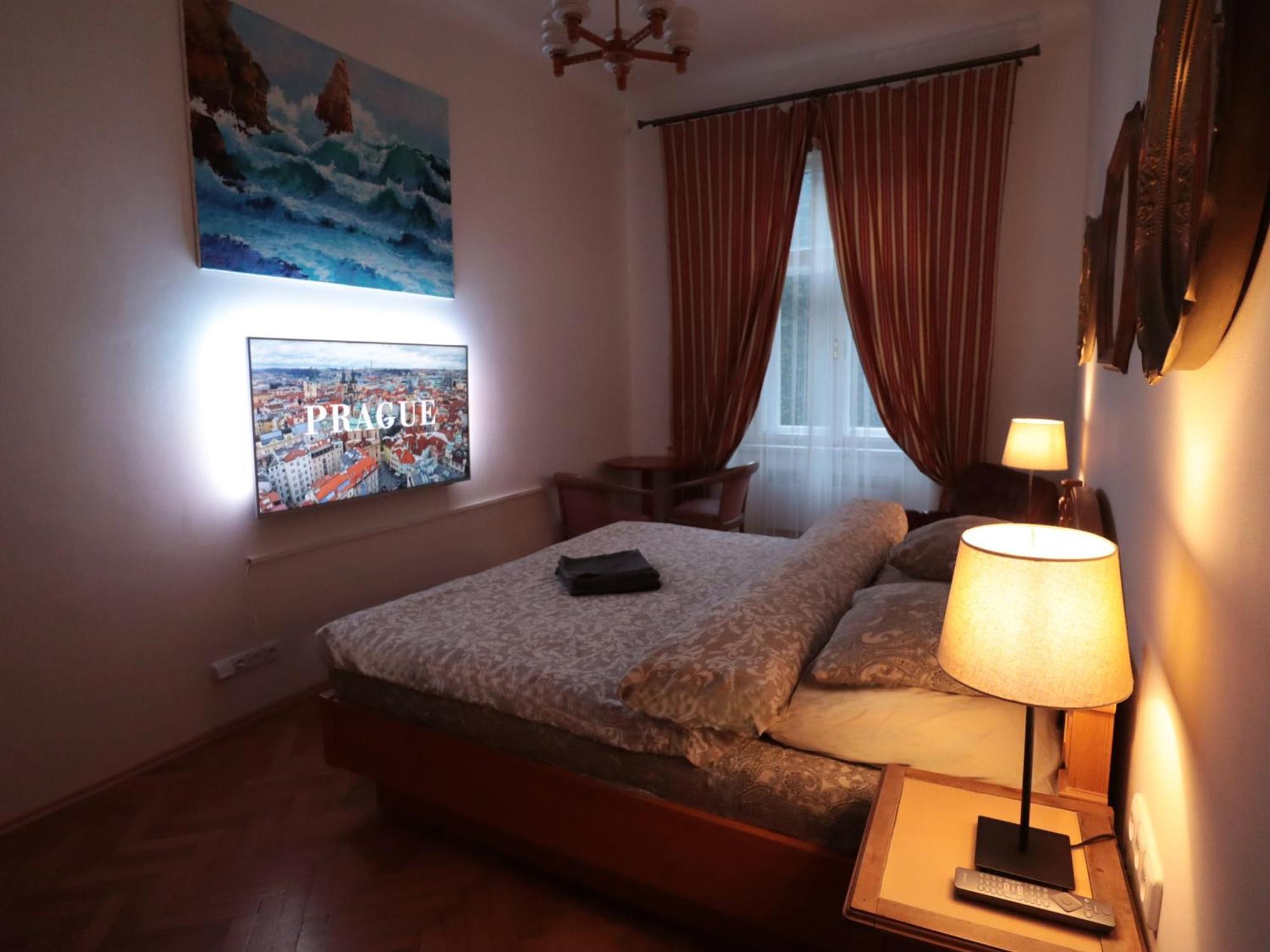 Room & Parking Assistance Prague Exterior photo